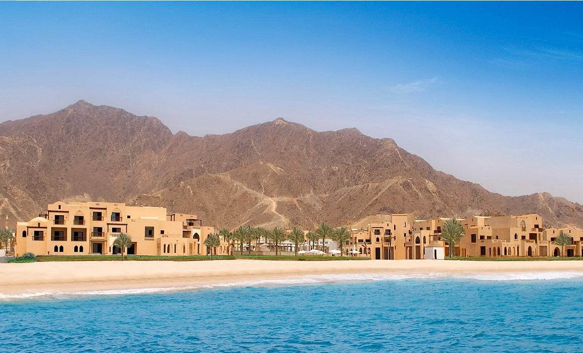 فندق ومنتجع ميرامار شاطئ العقة المظهر الخارجي الصورة The beach at the resort