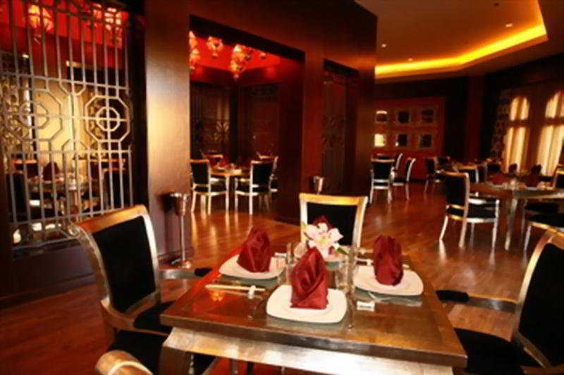 فندق ومنتجع ميرامار شاطئ العقة المظهر الخارجي الصورة Interior of the restaurant